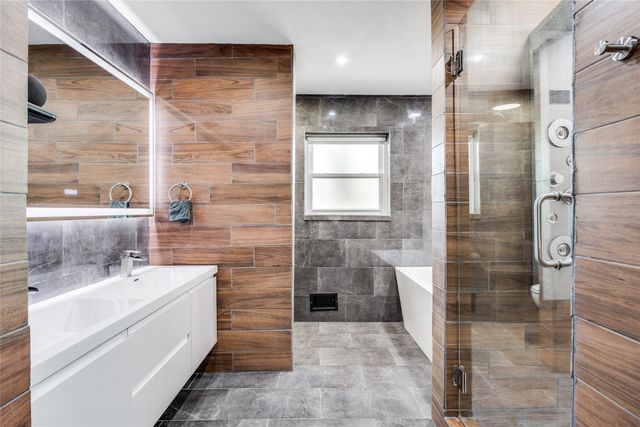 8206 San Cristobal Drive, Dallas, TX 75218