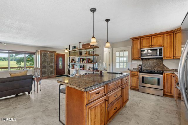 2040 Warrensburg Road, Greeneville, TN 37743