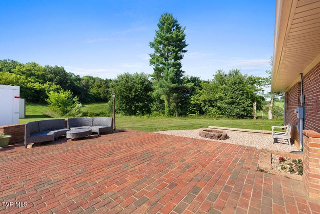 2040 Warrensburg Road, Greeneville, TN 37743