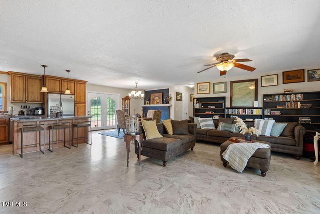 2040 Warrensburg Road, Greeneville, TN 37743