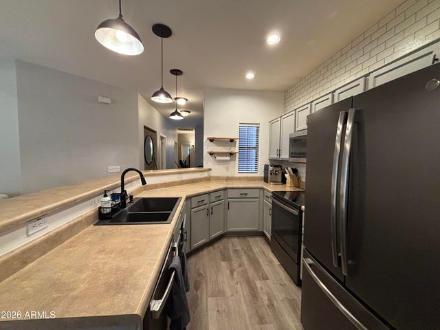 948 E SAVANNAH Drive, Chandler, AZ 85225
