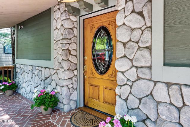 1265 Club House Drive, Pasadena, CA 91105