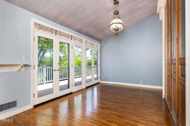 1265 Club House Drive, Pasadena, CA 91105