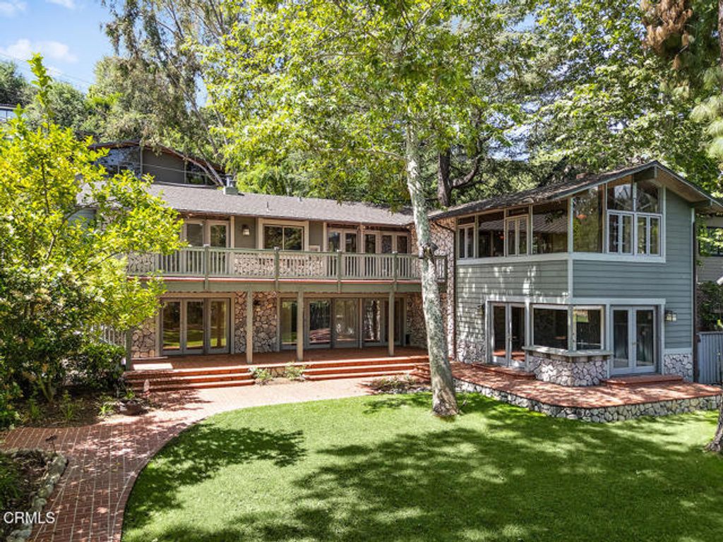 1265 Club House Drive, Pasadena, CA 91105