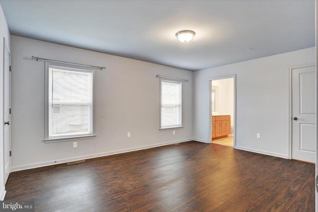 1160 LONBERRY DR, Harrisburg, PA 17111