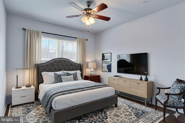 1160 LONBERRY DR, Harrisburg, PA 17111