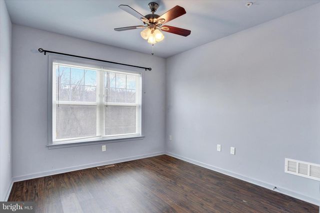 1160 LONBERRY DR, Harrisburg, PA 17111