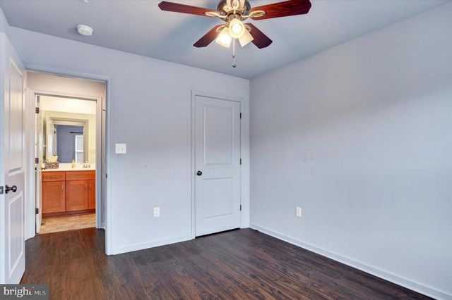 1160 LONBERRY DR, Harrisburg, PA 17111