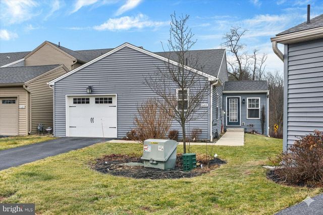 1160 LONBERRY DR, Harrisburg, PA 17111