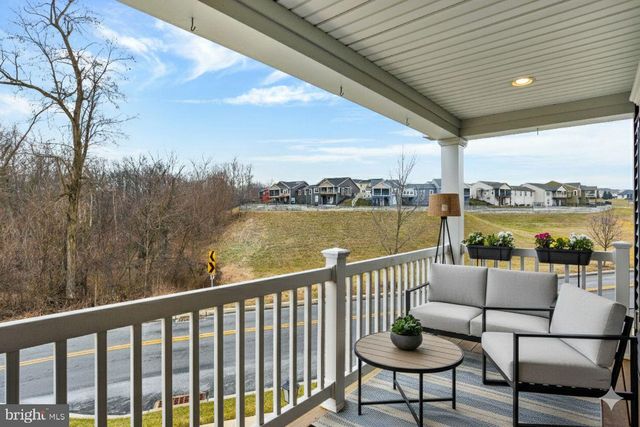 1160 LONBERRY DR, Harrisburg, PA 17111