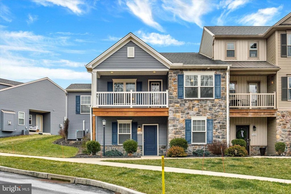 1160 LONBERRY DR, Harrisburg, PA 17111