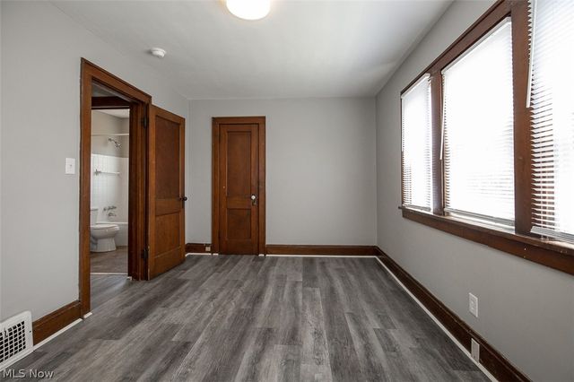 10203 Greenview Avenue, Garfield Heights, OH 44125