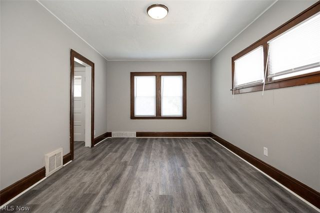 10203 Greenview Avenue, Garfield Heights, OH 44125