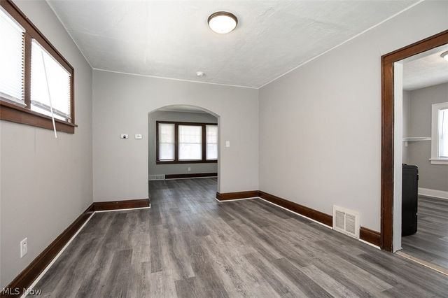 10203 Greenview Avenue, Garfield Heights, OH 44125