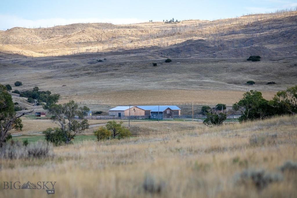 858 Lower Sweet Grass, Big Timber, MT 59011 photo 2