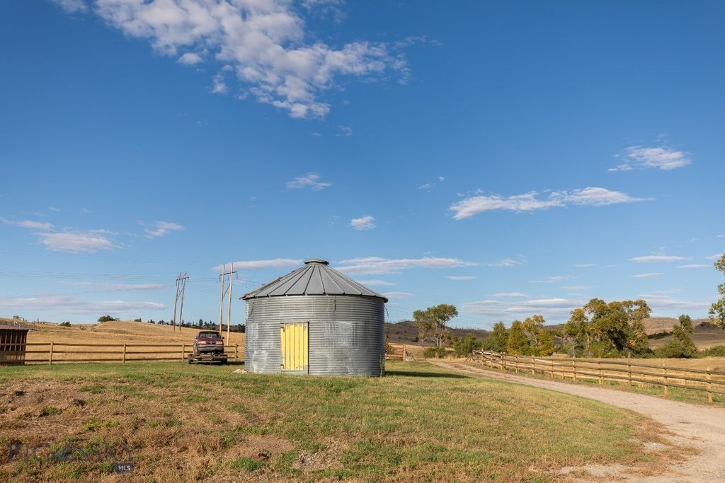858 Lower Sweet Grass, Big Timber, MT 59011 photo 30