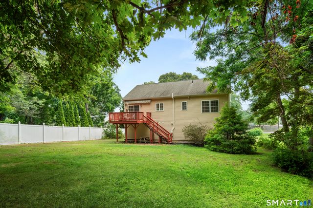 10 West Street, Woodbridge, CT 06525