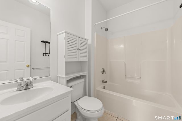 10 West Street, Woodbridge, CT 06525