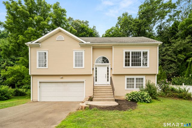 10 West Street, Woodbridge, CT 06525
