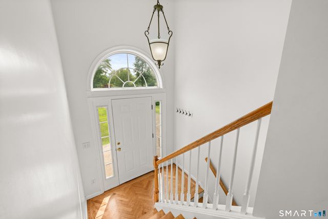 10 West Street, Woodbridge, CT 06525