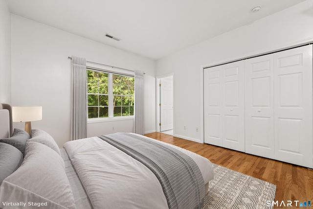 10 West Street, Woodbridge, CT 06525
