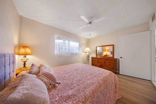 5250 Las Verdes Circle 317, Delray Beach, FL 33484