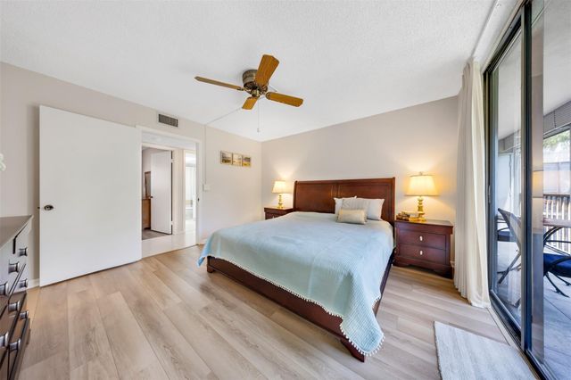 5250 Las Verdes Circle 317, Delray Beach, FL 33484