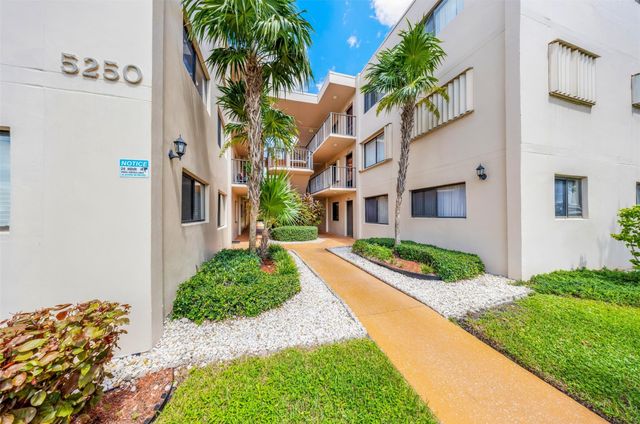 5250 Las Verdes Circle 317, Delray Beach, FL 33484