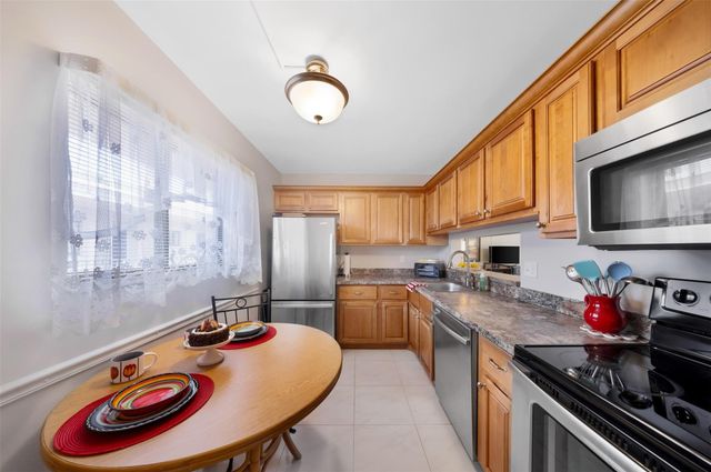 5250 Las Verdes Circle 317, Delray Beach, FL 33484