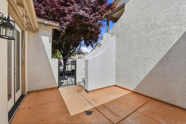 1733 Klamath Rd, West Sacramento, CA 95691