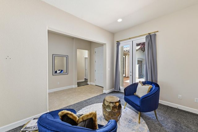 1733 Klamath Rd, West Sacramento, CA 95691