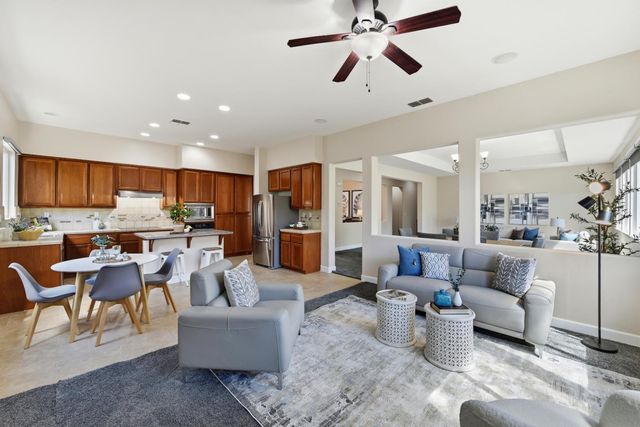 1733 Klamath Rd, West Sacramento, CA 95691