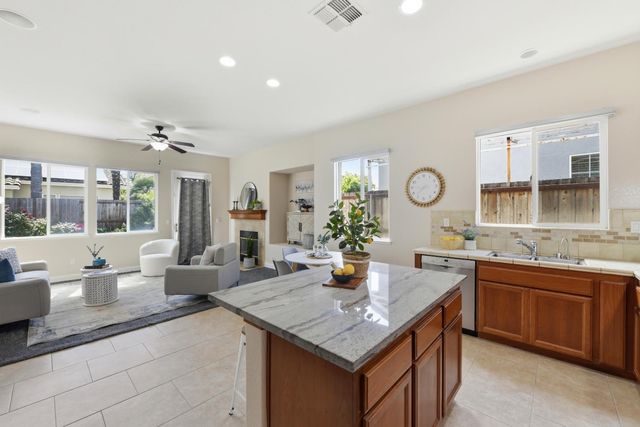 1733 Klamath Rd, West Sacramento, CA 95691