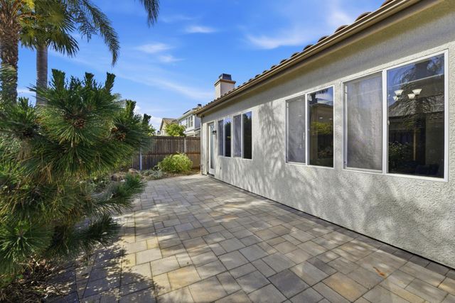 1733 Klamath Rd, West Sacramento, CA 95691