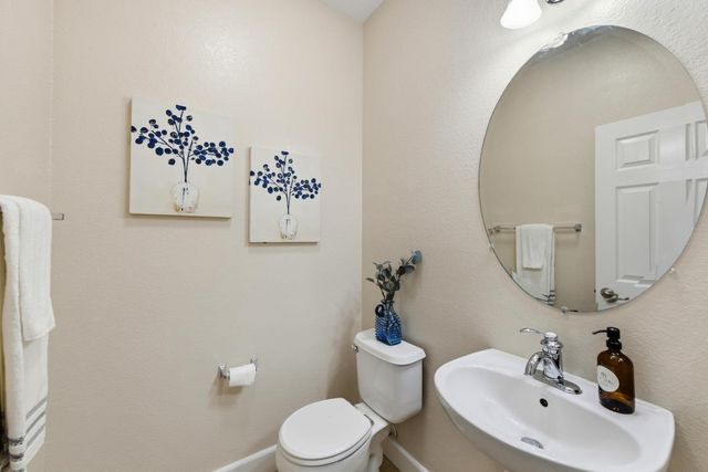 1733 Klamath Rd, West Sacramento, CA 95691