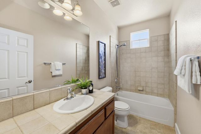 1733 Klamath Rd, West Sacramento, CA 95691