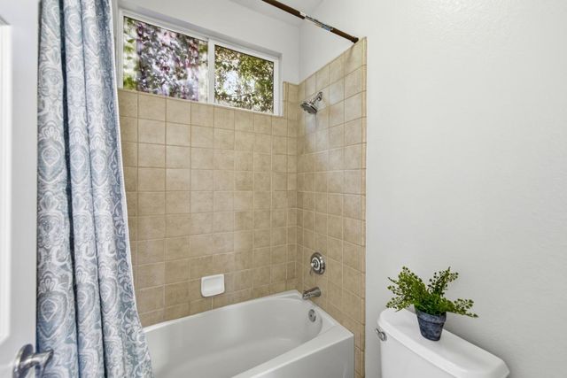 1733 Klamath Rd, West Sacramento, CA 95691