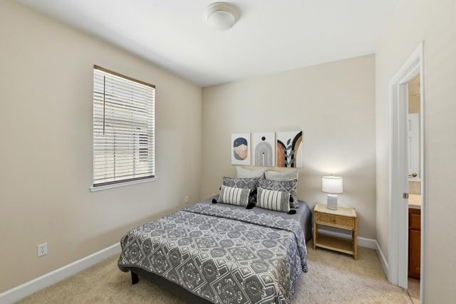 1733 Klamath Rd, West Sacramento, CA 95691