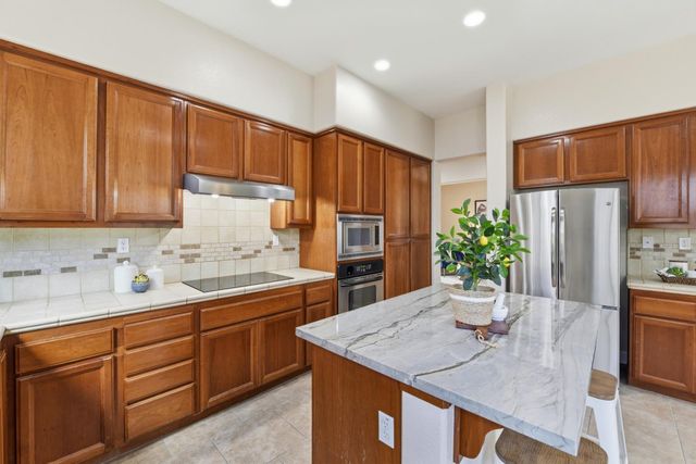 1733 Klamath Rd, West Sacramento, CA 95691