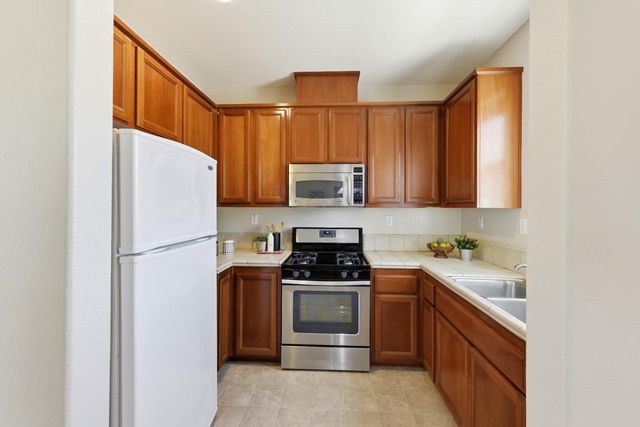 1733 Klamath Rd, West Sacramento, CA 95691