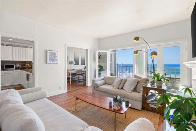 1304 The Strand A, Manhattan Beach, CA 90266
