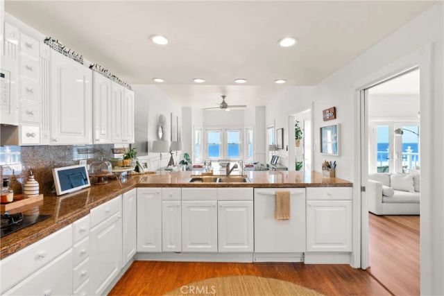 1304 The Strand A, Manhattan Beach, CA 90266