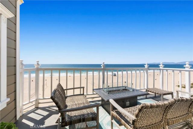 1304 The Strand A, Manhattan Beach, CA 90266