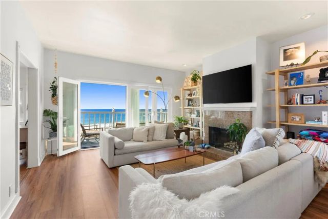 1304 The Strand A, Manhattan Beach, CA 90266