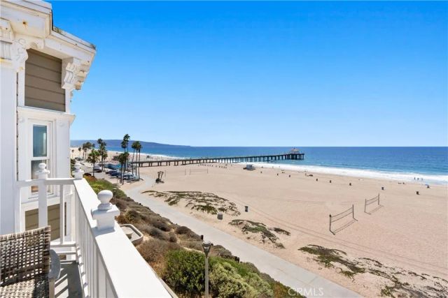 1304 The Strand A, Manhattan Beach, CA 90266