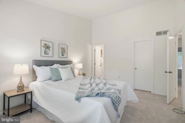 8112 WOODED GLEN CT, Ellicott City, MD 21043