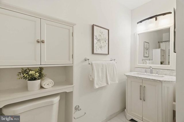 8112 WOODED GLEN CT, Ellicott City, MD 21043