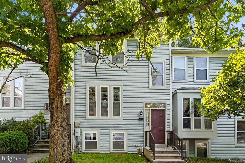 8112 WOODED GLEN CT, Ellicott City, MD 21043