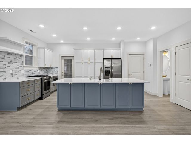 15158 Nw EVELYN St, Portland, OR 97229