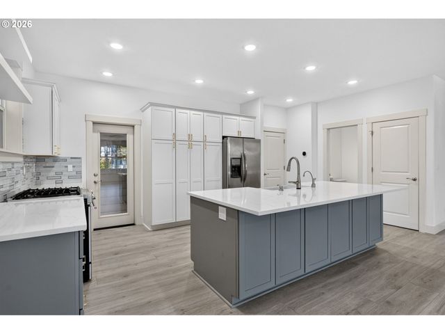 15158 Nw EVELYN St, Portland, OR 97229